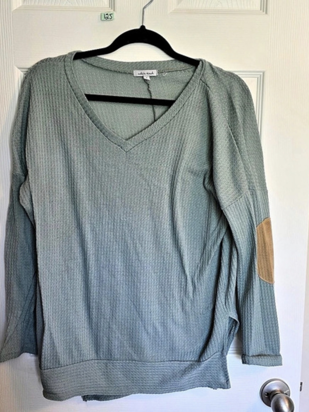white Birch Elbow Patch Sweater in Green Size Small